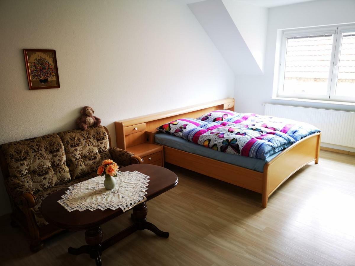 Gaestehaus Remde แอร์ฟวร์ท ภายนอก รูปภาพ
